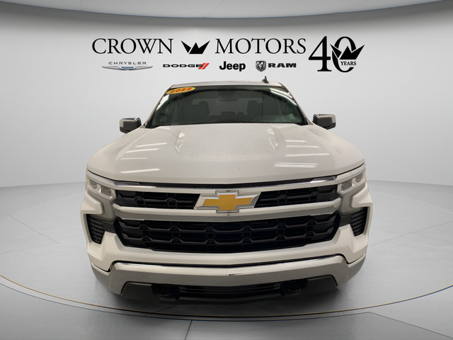 Used 2022 Chevrolet Silverado 1500 LT AWD/4WD image 2