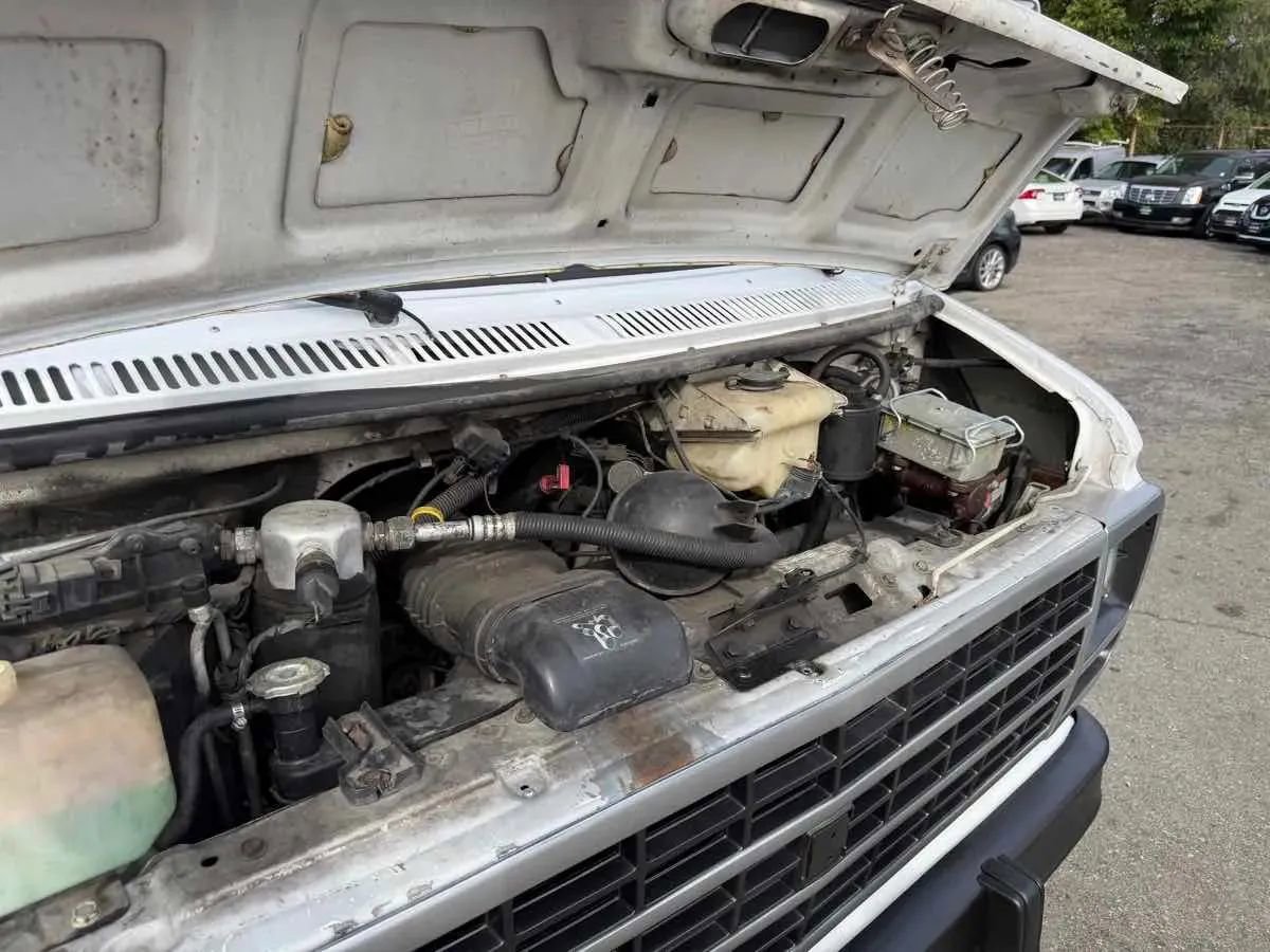 Used 1995 Chevrolet G30 RWD image 26