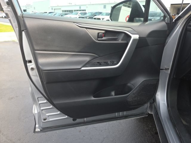 Used 2020 Toyota RAV4 LE w/ All Weather Liner Package AWD/4WD image 10