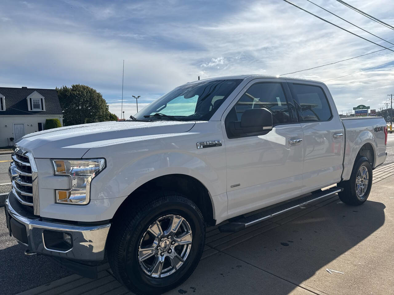 Used 2017 Ford F150 XLT w/ Equipment Group 302A Luxury image 2