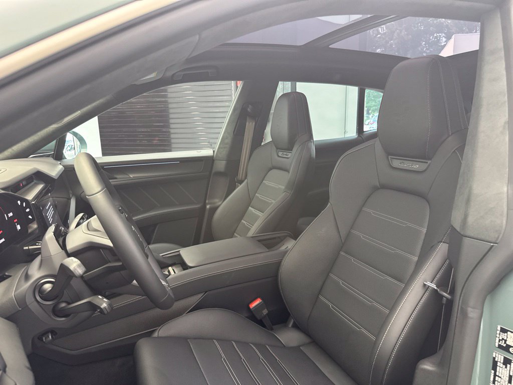 New 2026 Porsche Cayenne Turbo AWD/4WD image 7