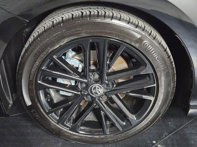 Used 2025 Toyota Camry SE image 12