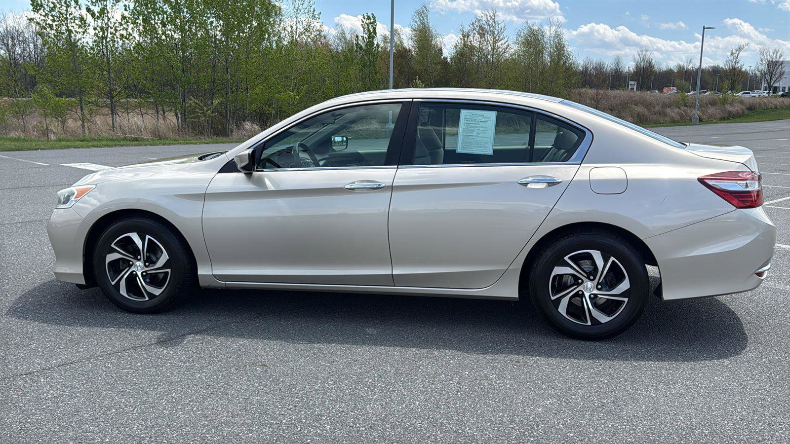 Used 2017 Honda Accord LX image 11