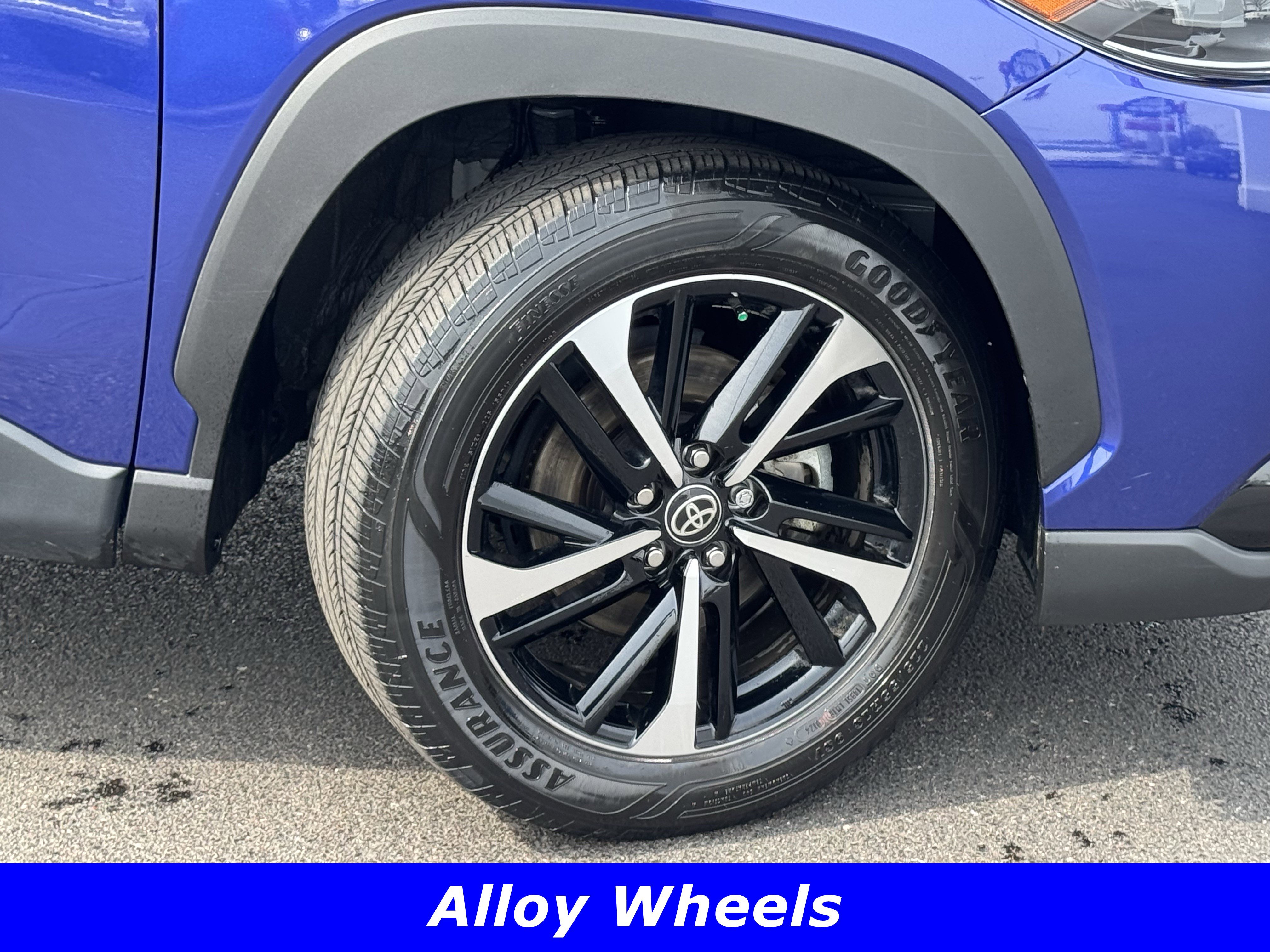 Used 2024 Toyota Corolla Cross XSE w/ Convenience Package image 14