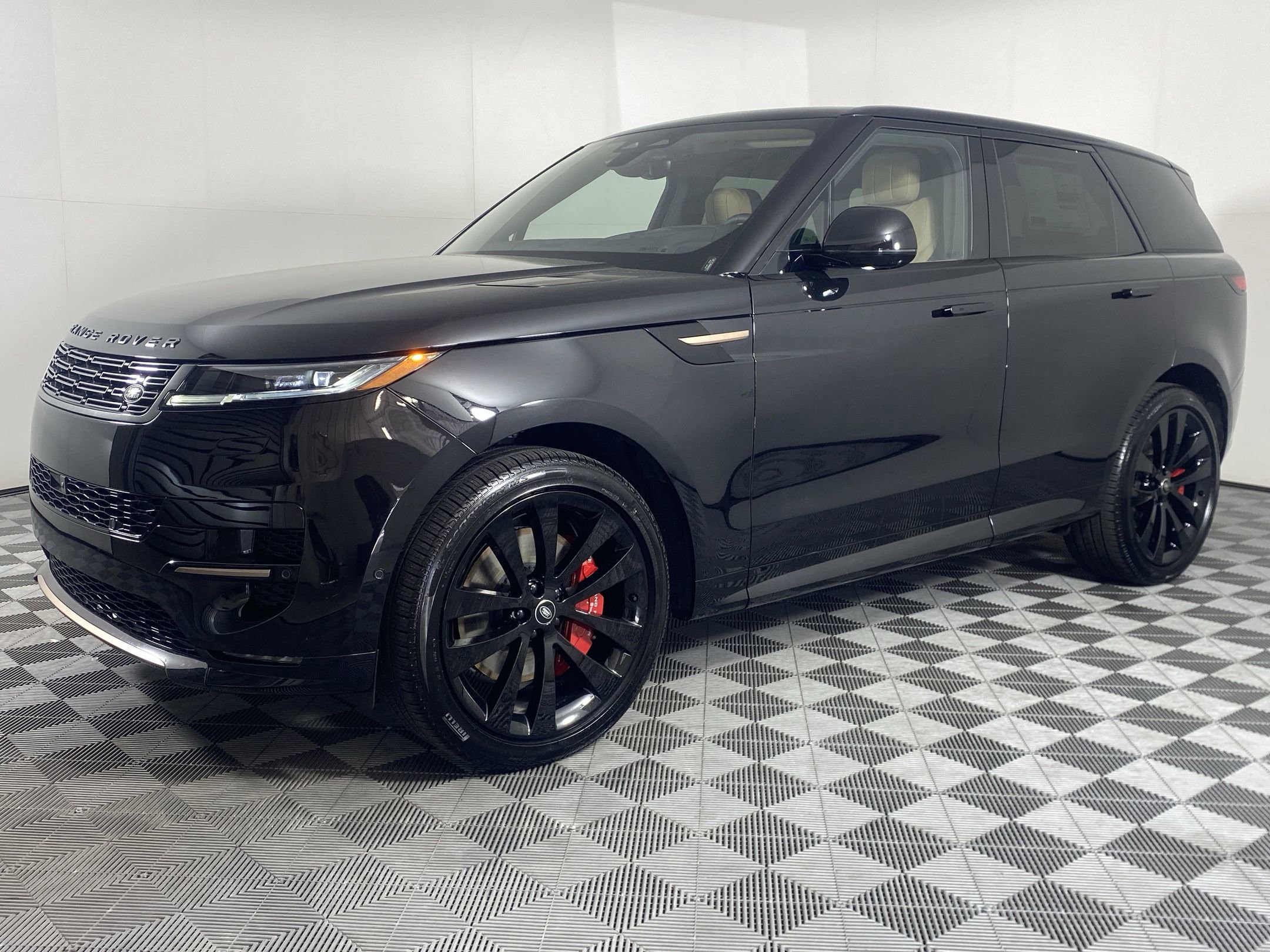 New 2025 Land Rover Range Rover Sport Dynamic SE video 1