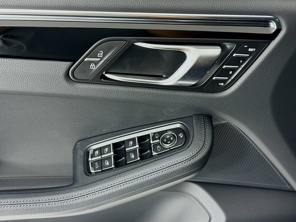 New 2026 Porsche Macan AWD/4WD image 11