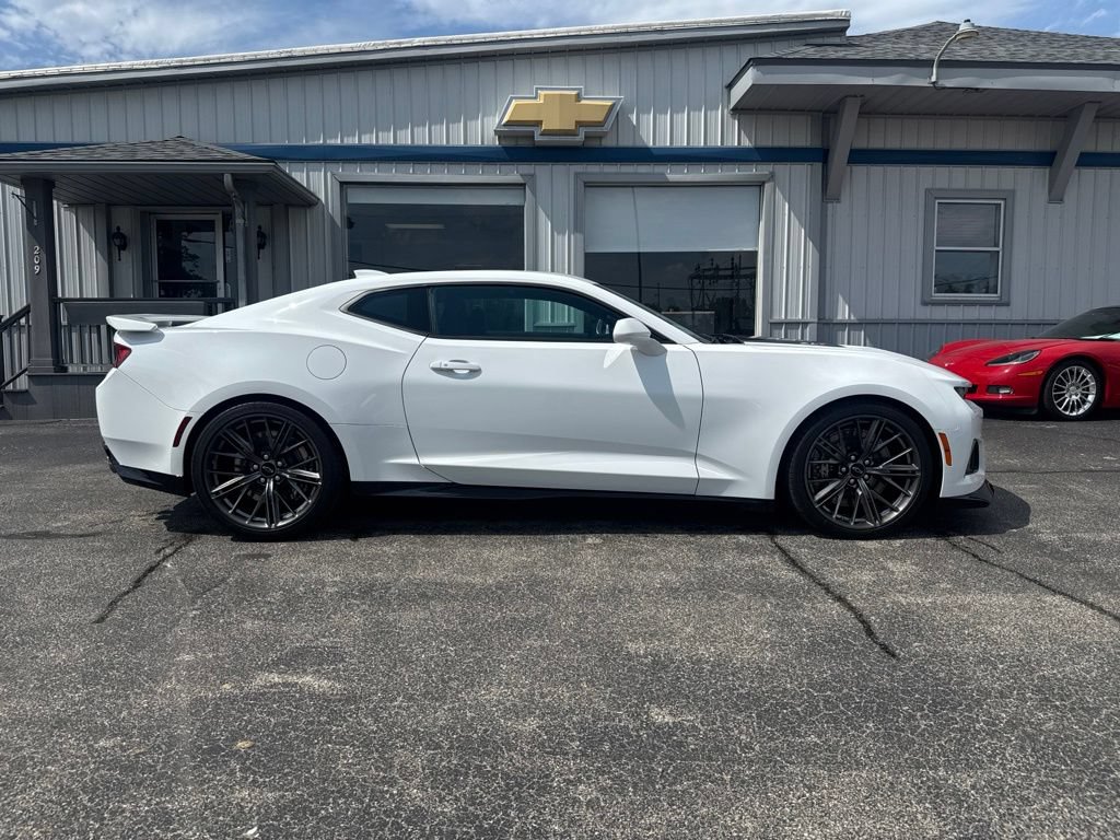 Used 2018 Chevrolet Camaro ZL1 RWD image 20