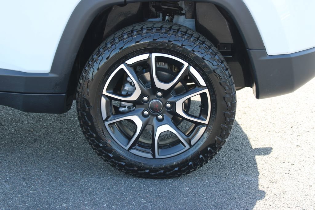 Used 2025 Jeep Compass Trailhawk w/ Trailer Tow Group image 17