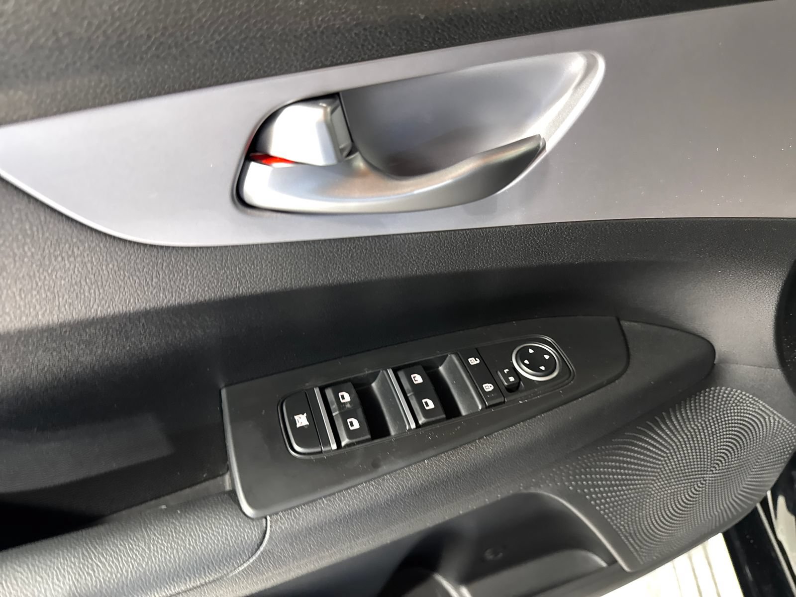 Used 2024 Kia Forte LXS FWD image 16