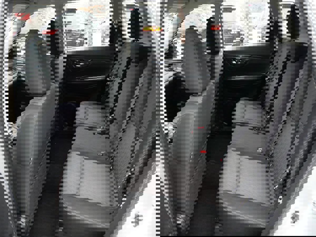 Used 2017 Nissan Rogue S image 19