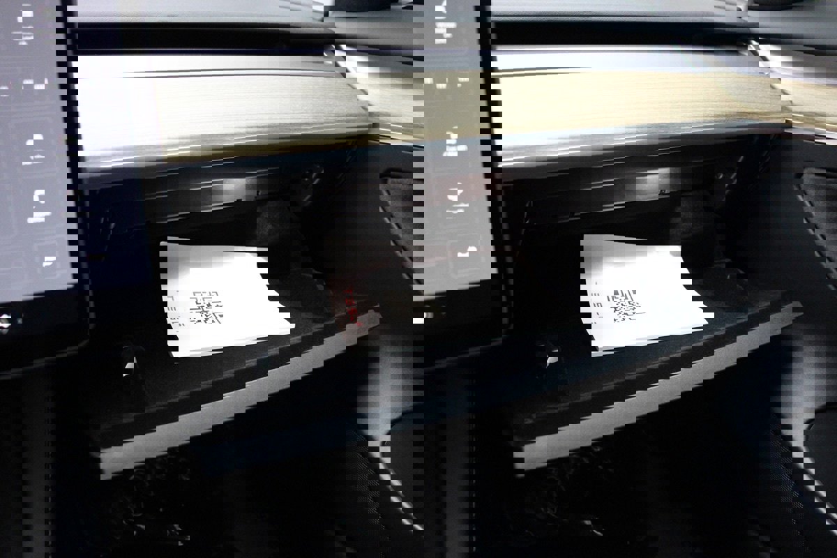 Used 2023 Tesla Model 3 Standard Range image 29