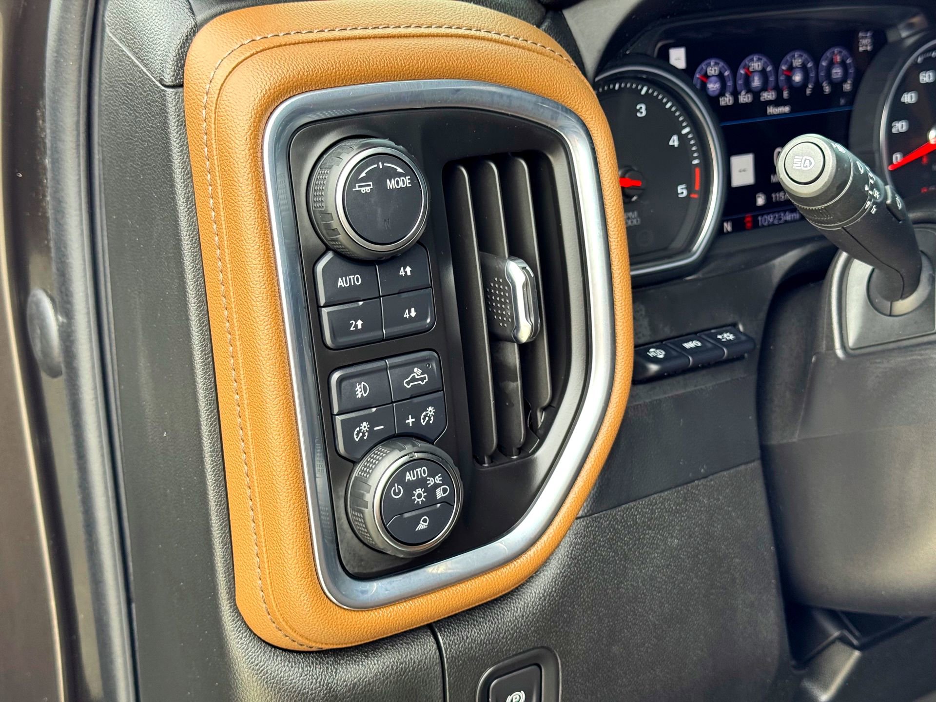 Used 2021 Chevrolet Silverado 3500 High Country AWD/4WD image 15
