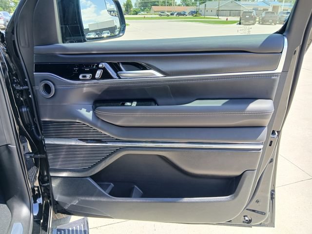 New 2026 Jeep Grand Wagoneer Summit w/ Premium Group III AWD/4WD image 18