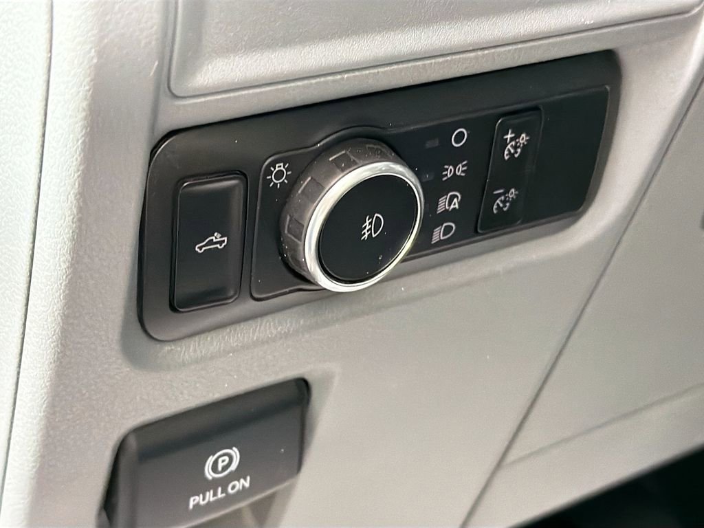 Used 2023 Ford F150 XLT w/ Trailer Tow Package image 10