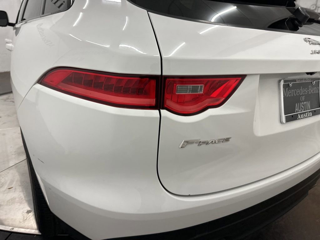 Used 2020 Jaguar F-PACE Premium image 28
