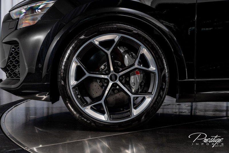 Used 2025 Audi RS Q8 performance image 11