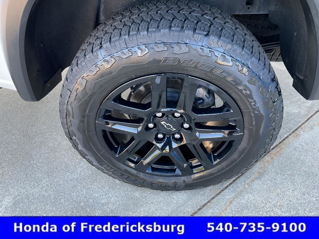 Used 2023 Chevrolet Colorado Trail Boss AWD/4WD image 11