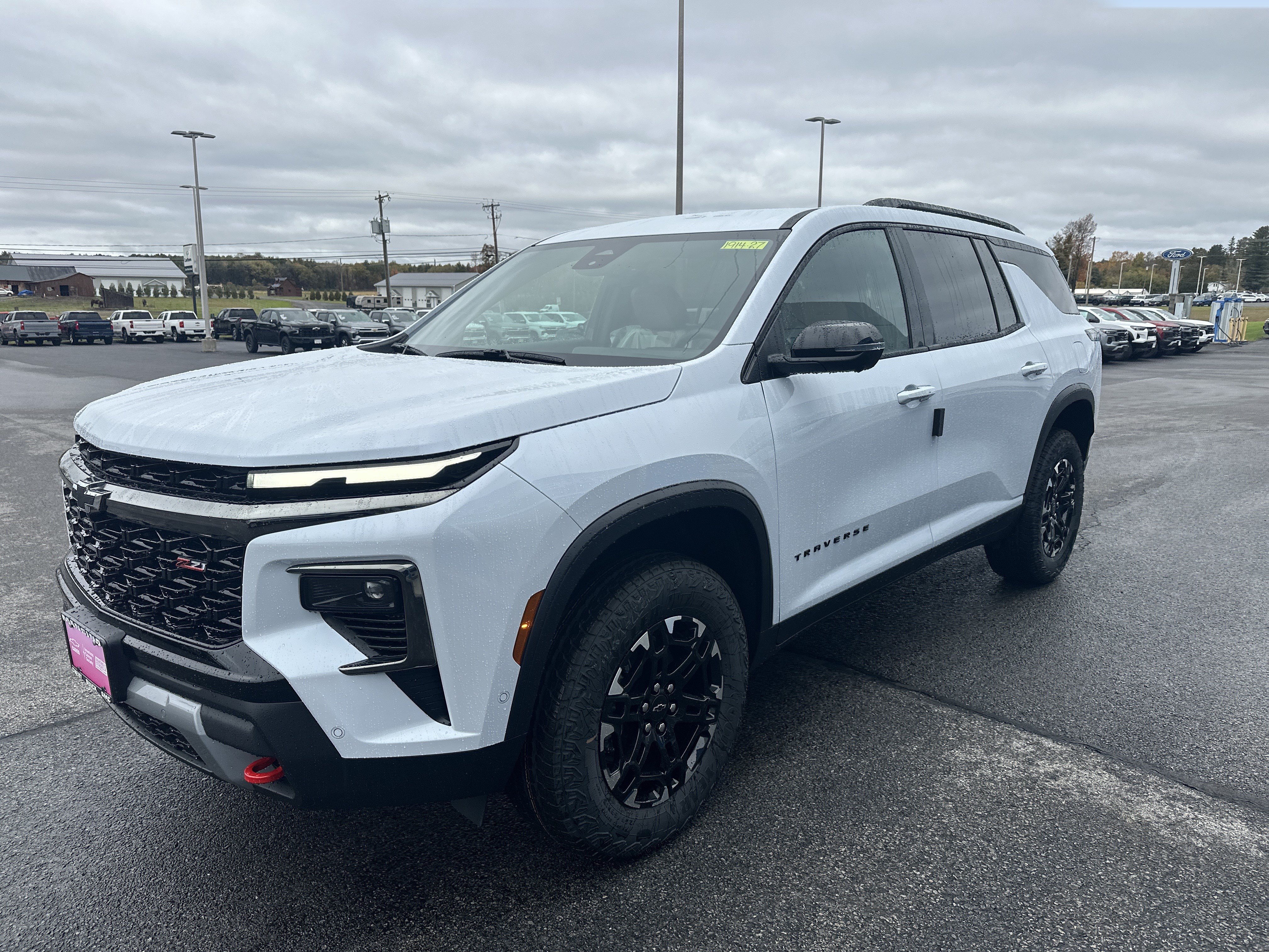 New 2027 Chevrolet Traverse Z71 w/ Enhanced Driving Package AWD/4WD image 3