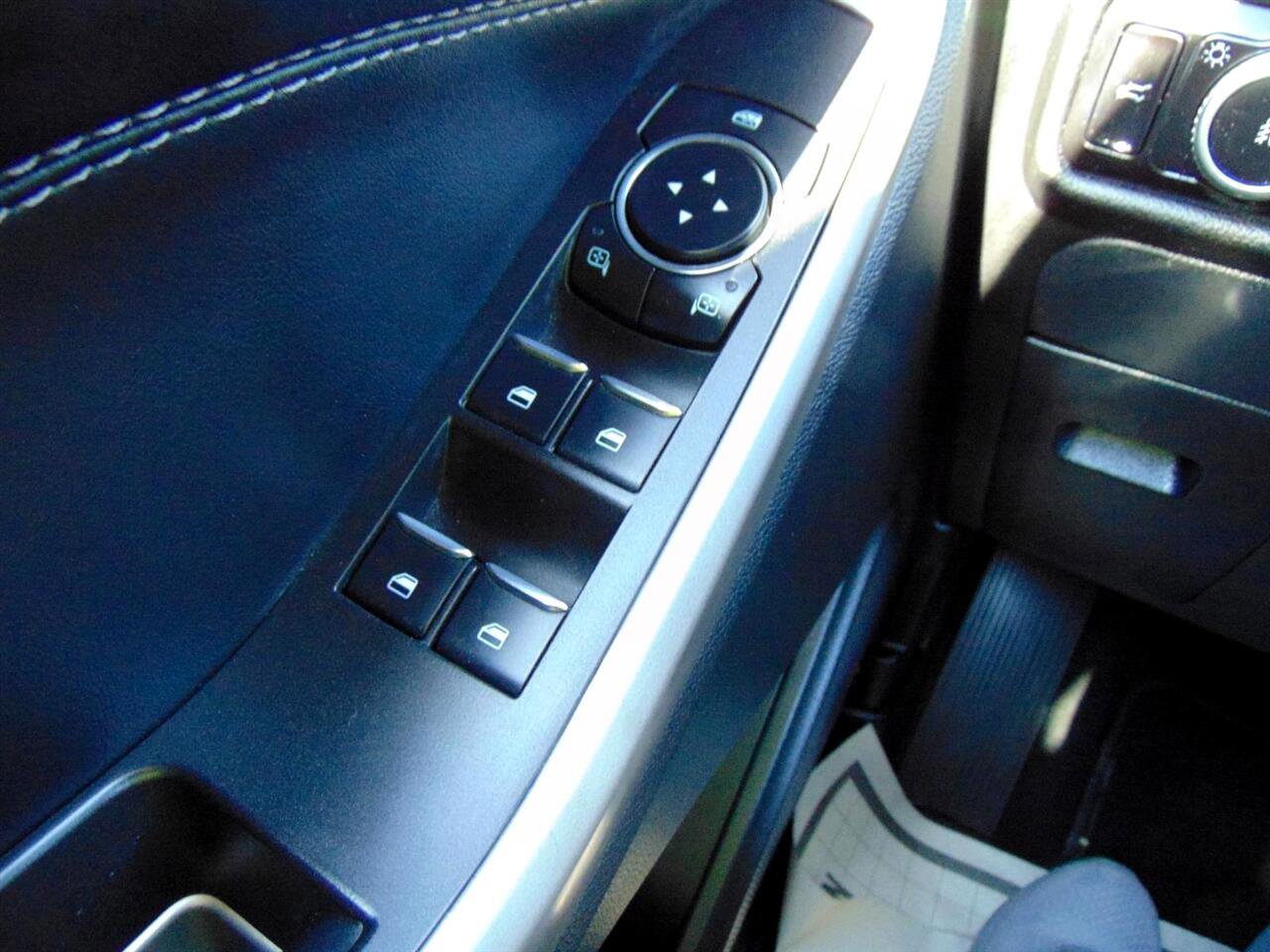 Used 2023 Ford Explorer XLT w/ Equipment Group 202A image 43