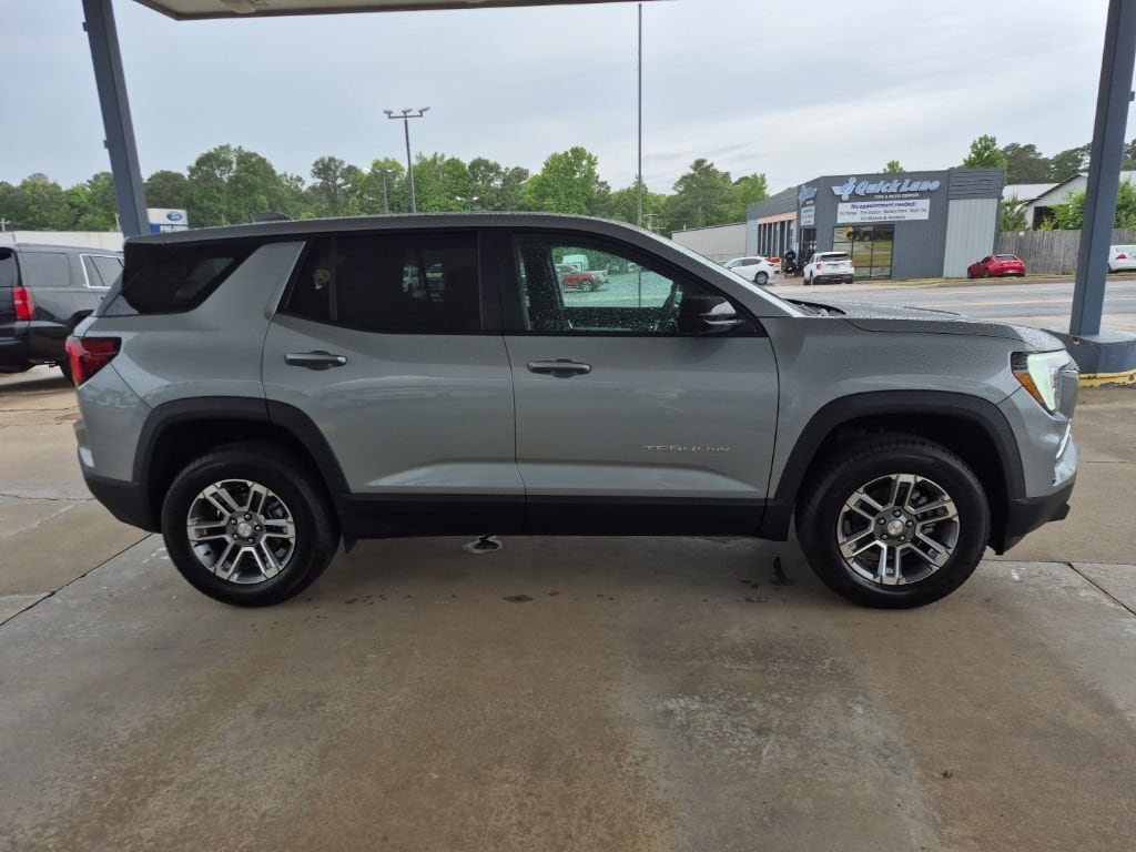 New 2026 GMC Terrain Elevation w/ Technology Package II FWD image 4