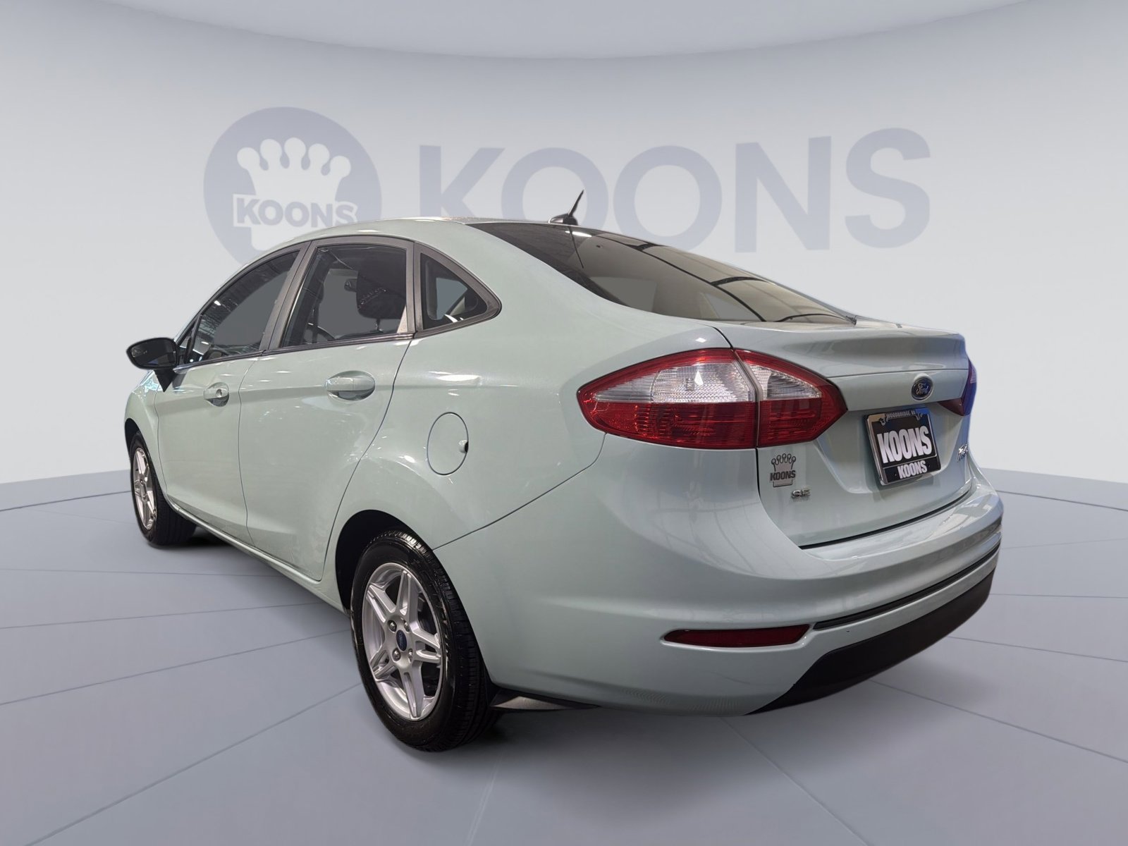 Used 2017 Ford Fiesta SE FWD image 4
