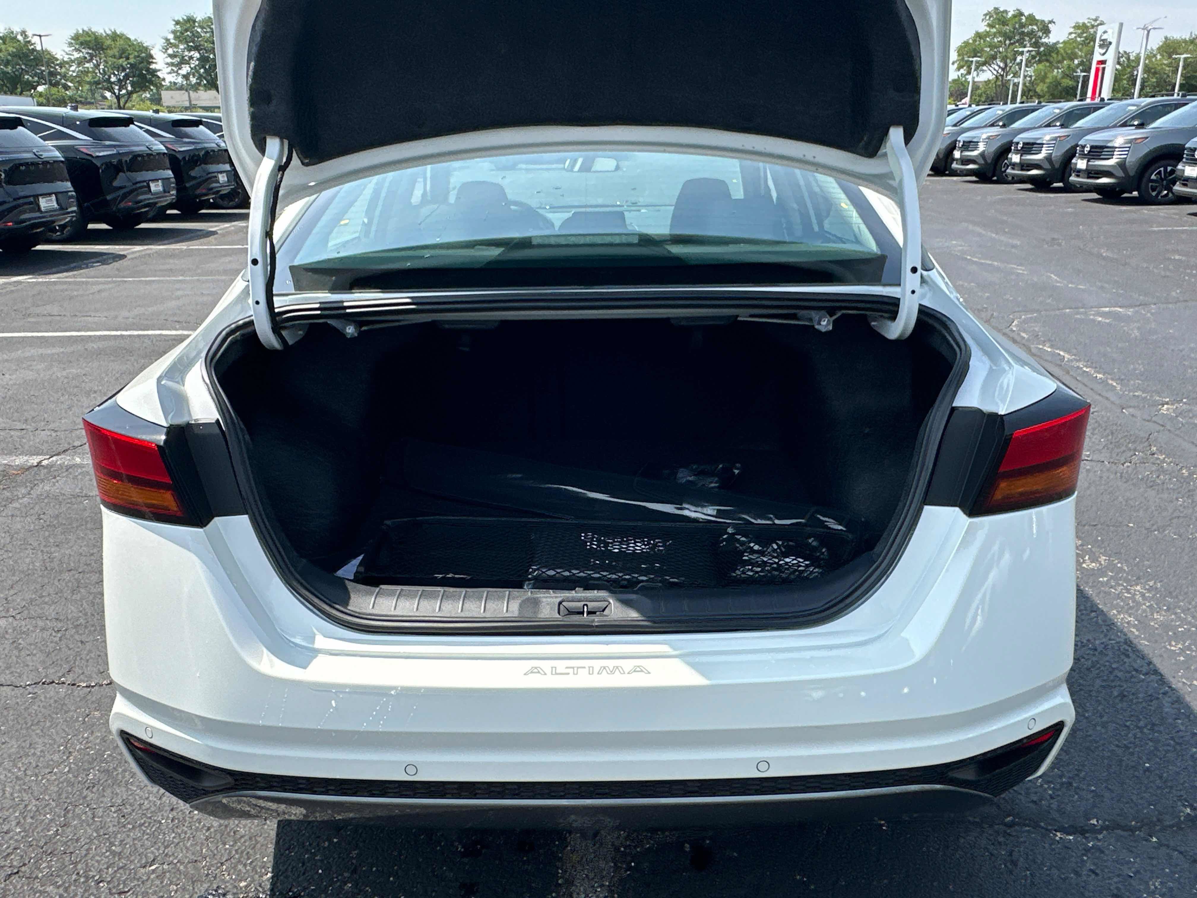 New 2026 Nissan Altima 2.5 SV FWD image 14