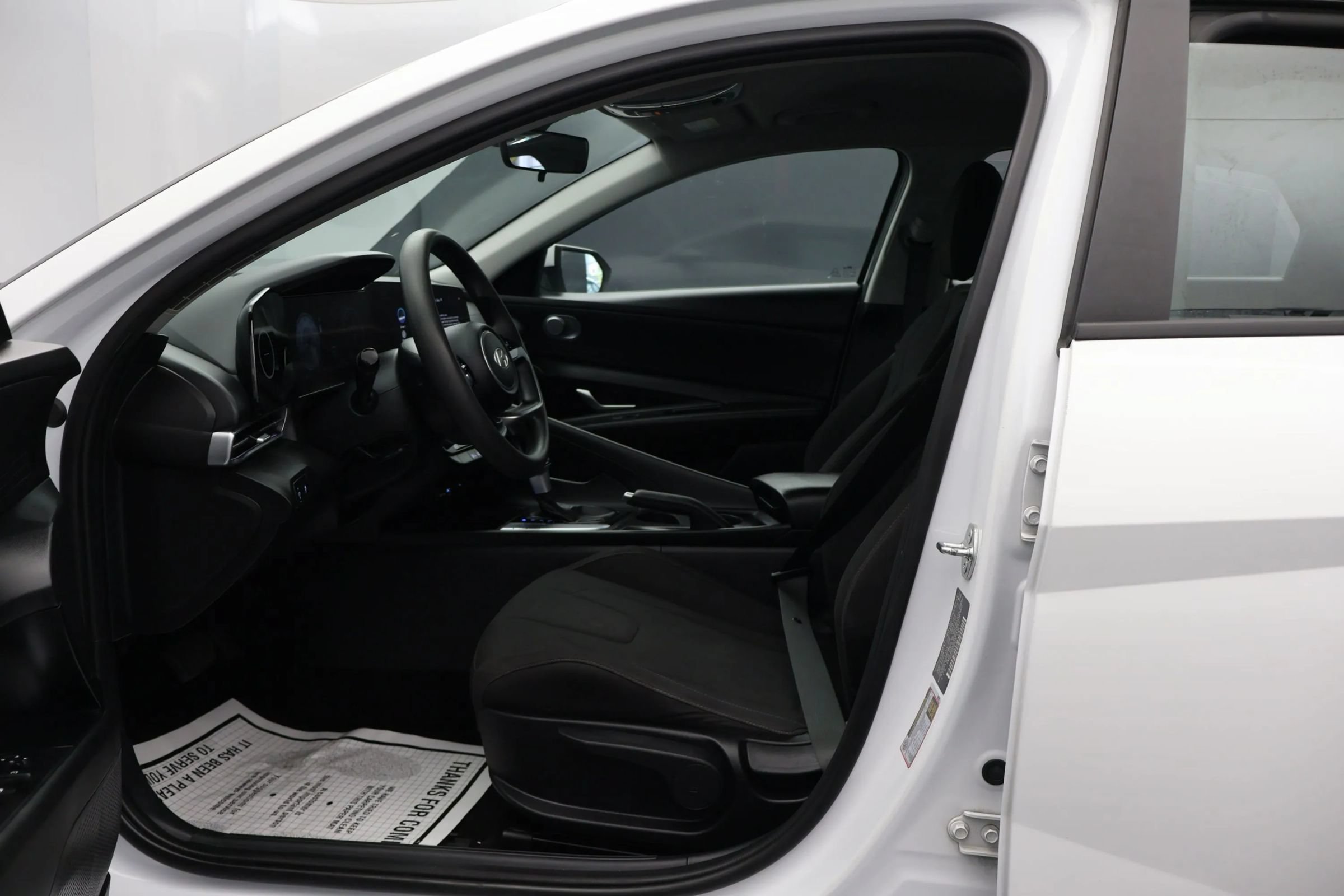Used 2024 Hyundai Elantra SEL FWD image 11