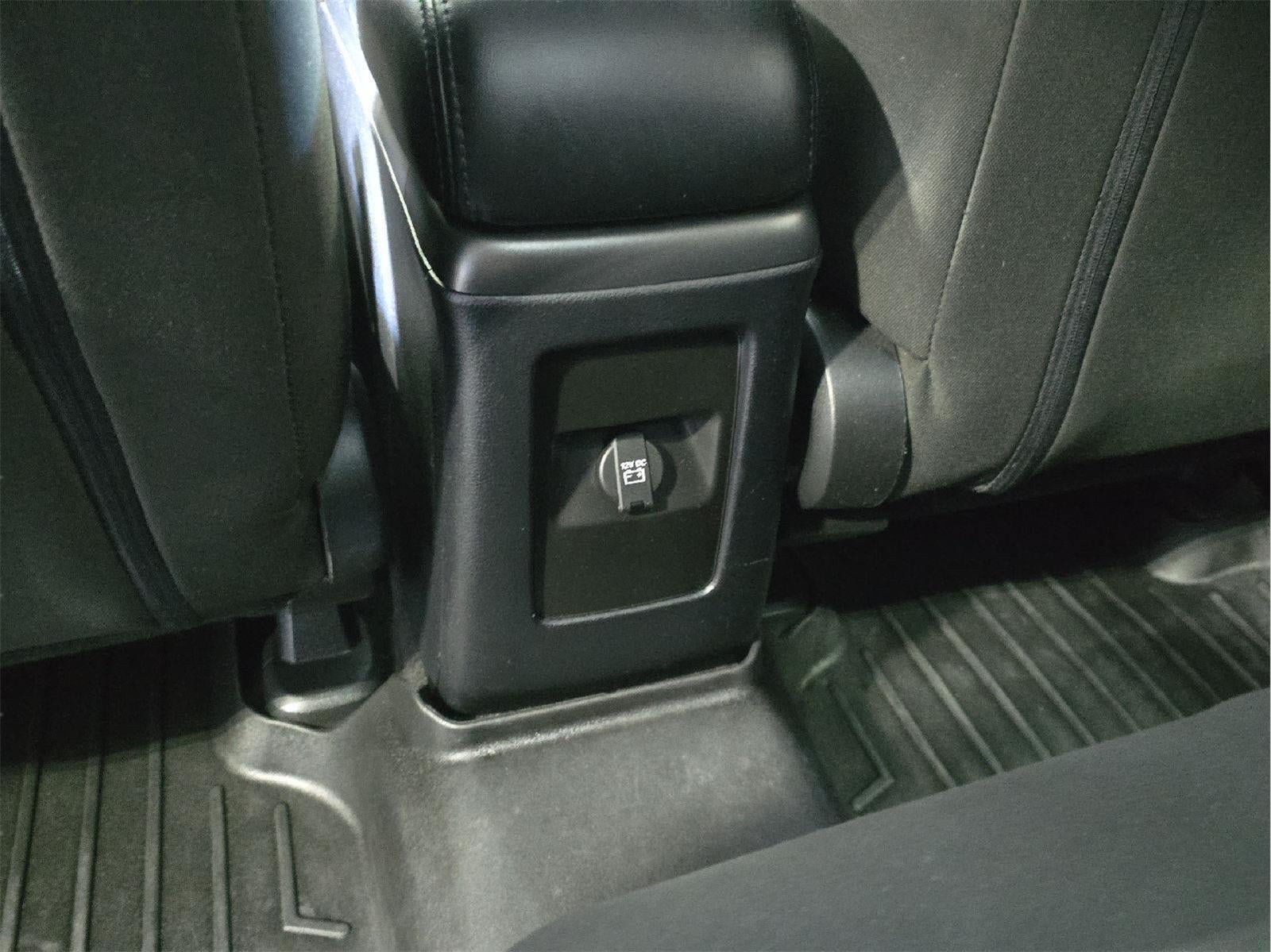 Used 2019 Dodge Journey SE FWD image 18