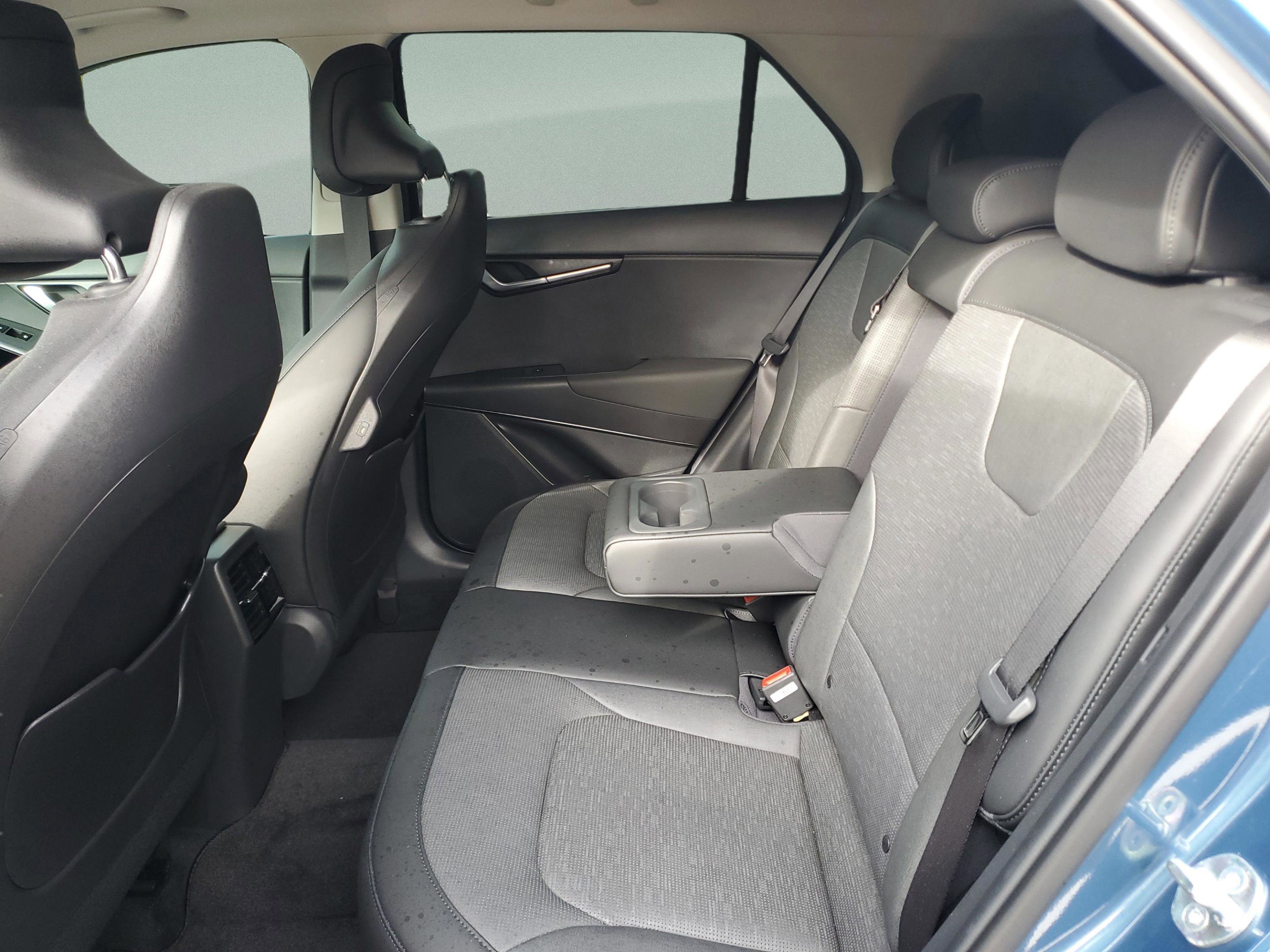 Certified 2024 Kia Niro SX Touring image 11