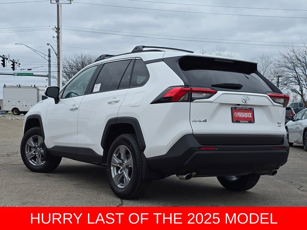 New 2025 Toyota RAV4 XLE image 17