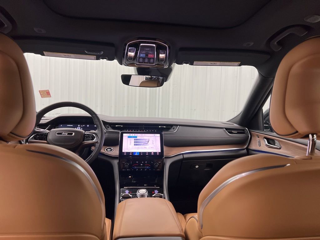 Used 2024 Jeep Grand Cherokee Summit AWD/4WD image 14
