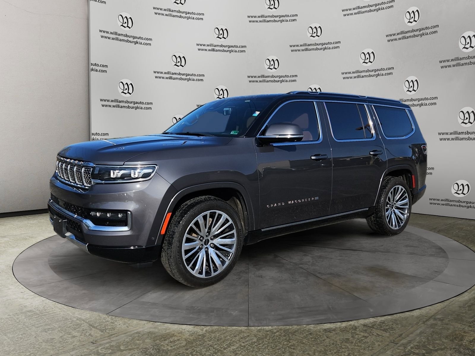 Used 2022 Jeep Grand Wagoneer Series III w/ Flexible Seating Group AWD/4WD image 1