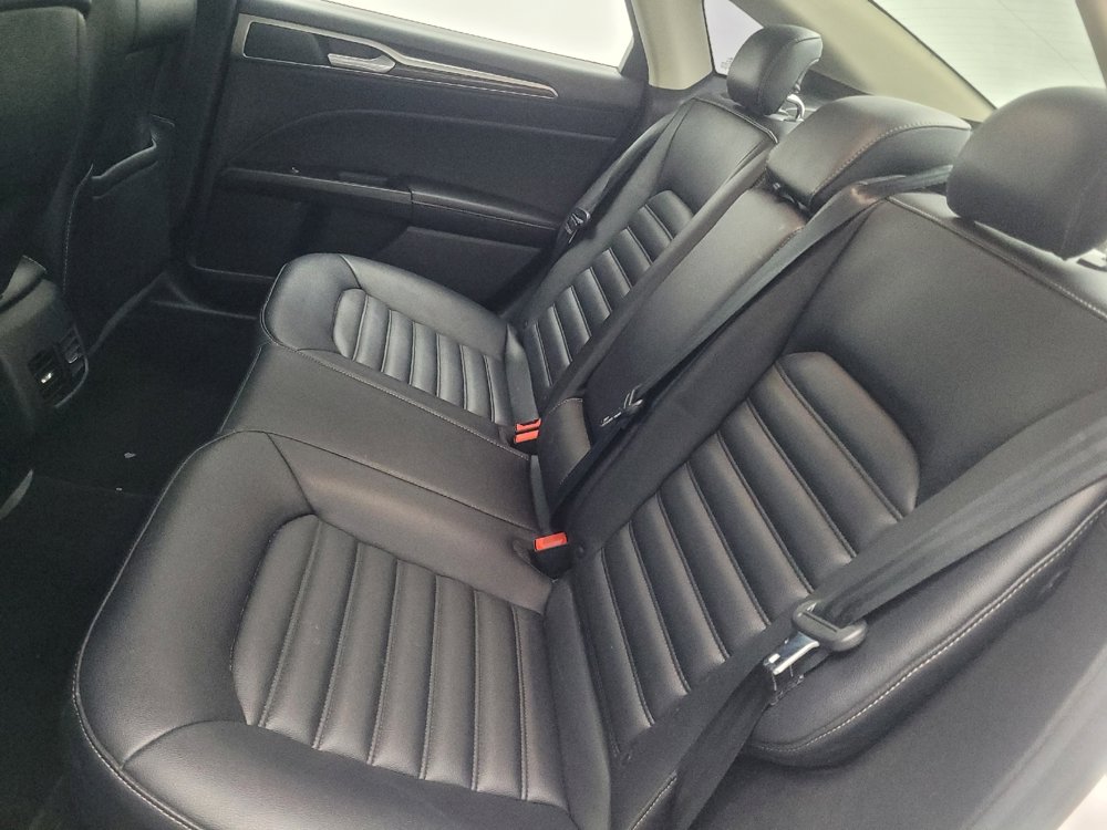 Used 2019 Ford Fusion SEL FWD image 18