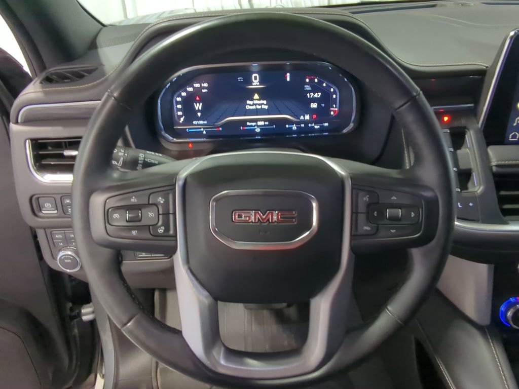 Used 2023 GMC Yukon XL SLT w/ SLT Premium Package image 23