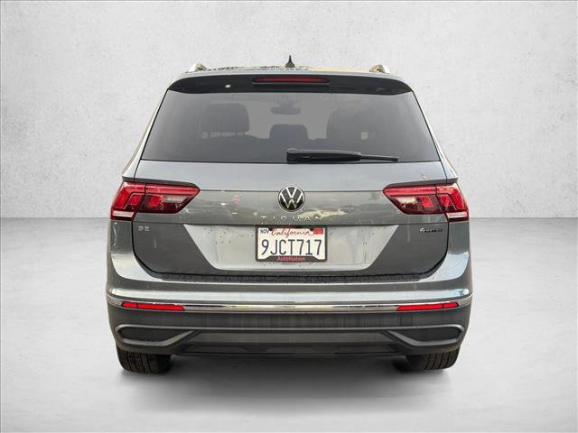 Used 2023 Volkswagen Tiguan SE w/ Panoramic Sunroof Package image 8