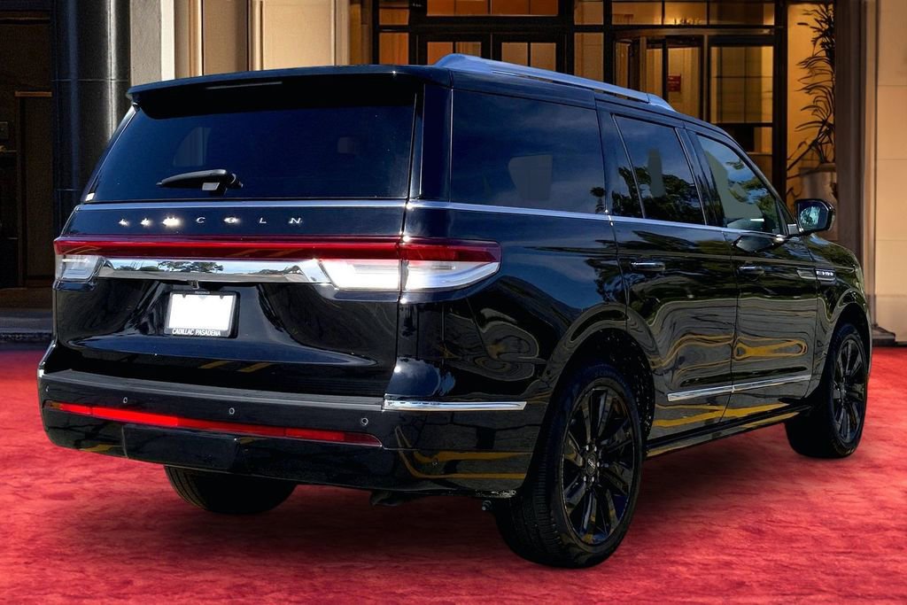 Used 2023 Lincoln Navigator Reserve image 6