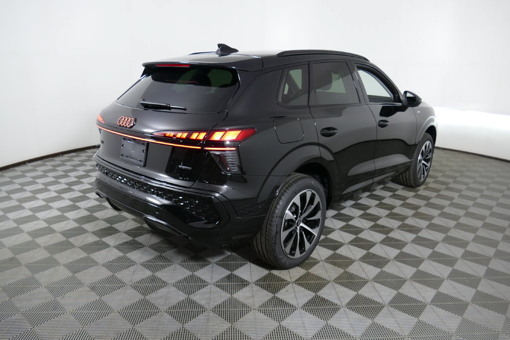 New 2026 Audi Q3 quattro 2.0T AWD/4WD image 3