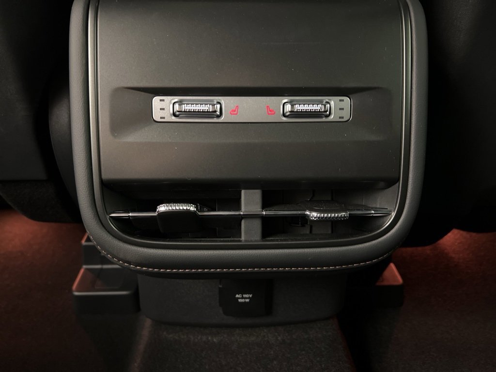 Used 2025 Lincoln Nautilus Premier w/ Equipment Group 102A image 31