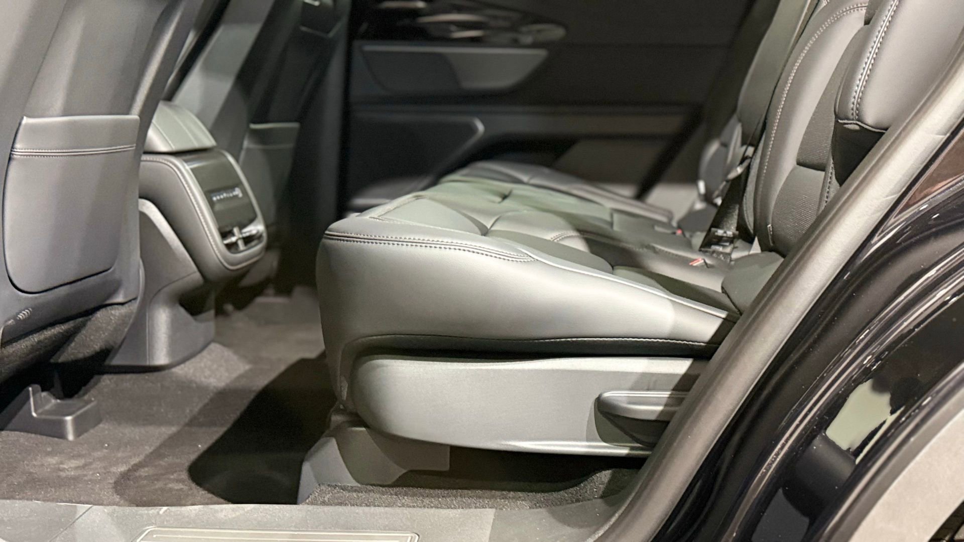 New 2026 Lincoln Nautilus Premier w/ Jet Appearance Package image 48