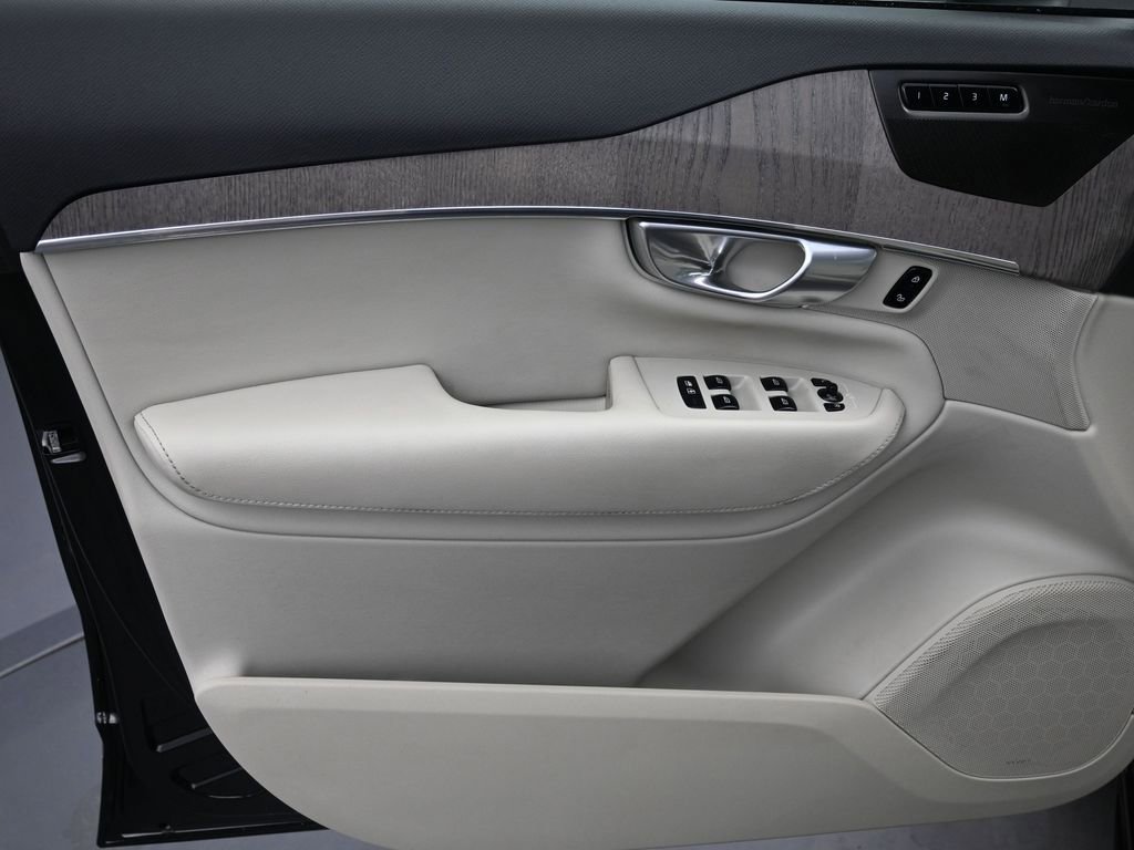 Certified 2023 Volvo XC90 B6 Plus w/ Protection Package Premier image 5