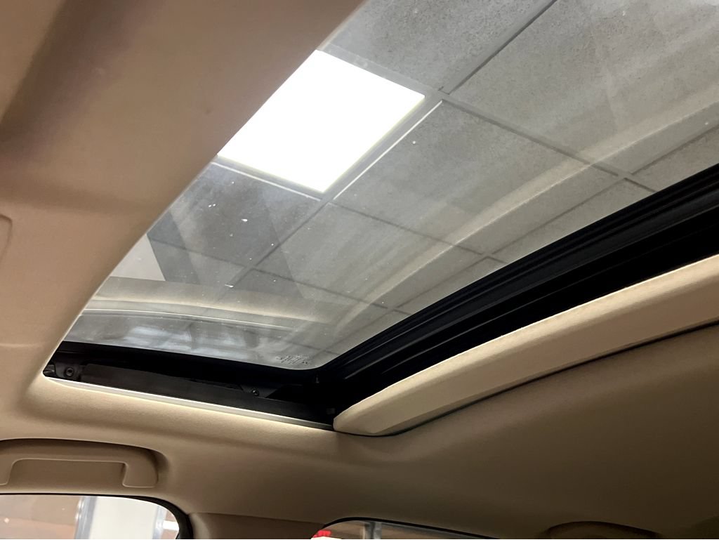 Used 2017 Honda CR-V Touring image 10