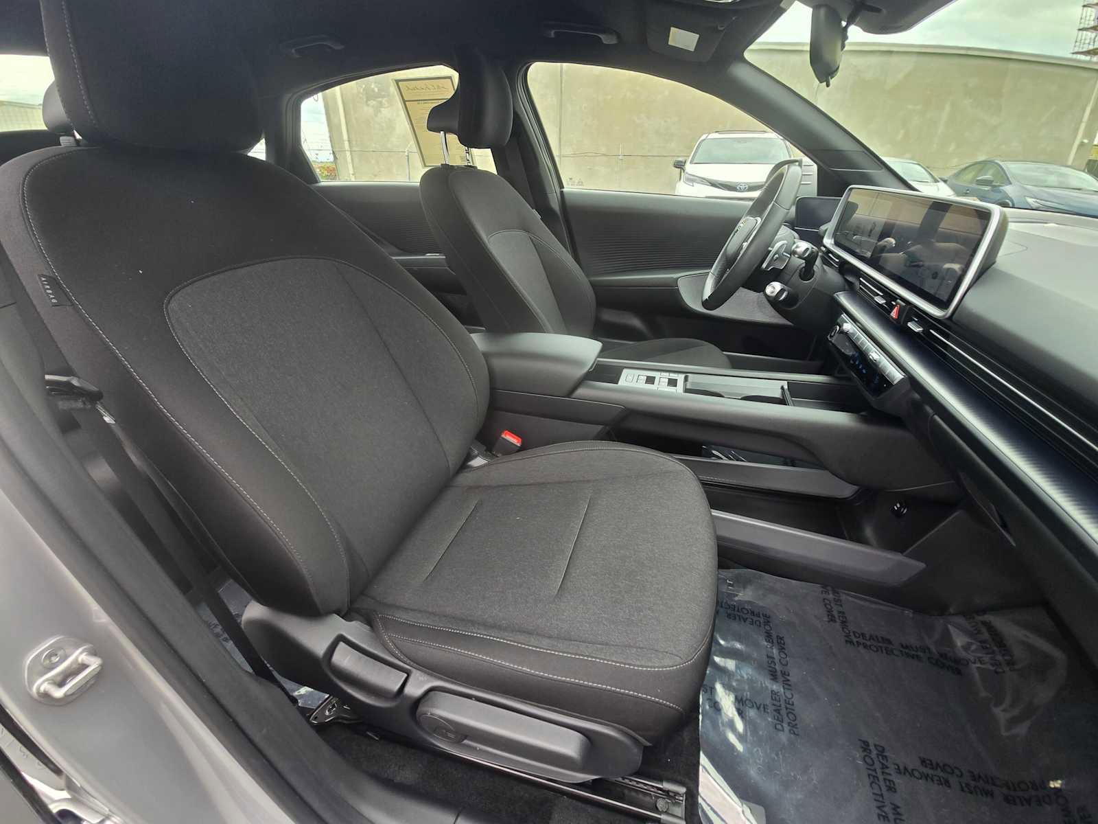 Used 2023 Hyundai Ioniq 6 SE RWD image 11