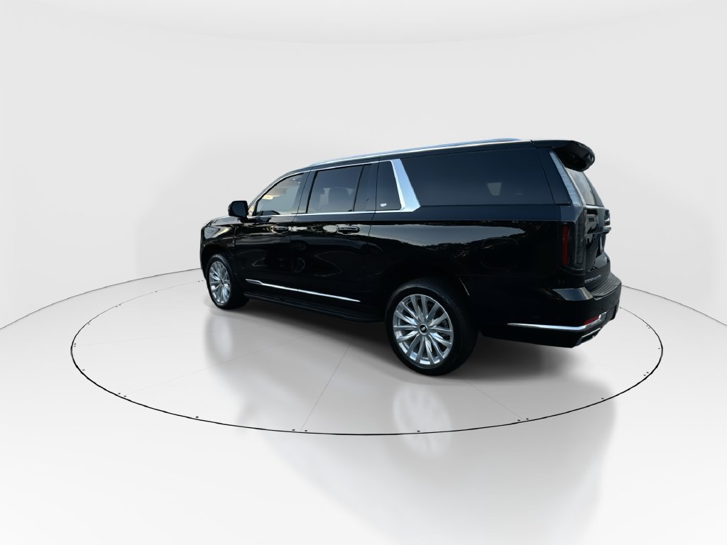 Used 2025 Cadillac Escalade ESV Luxury AWD/4WD image 6