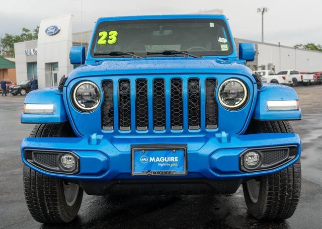 Used 2023 Jeep Wrangler Unlimited Sahara AWD/4WD image 3