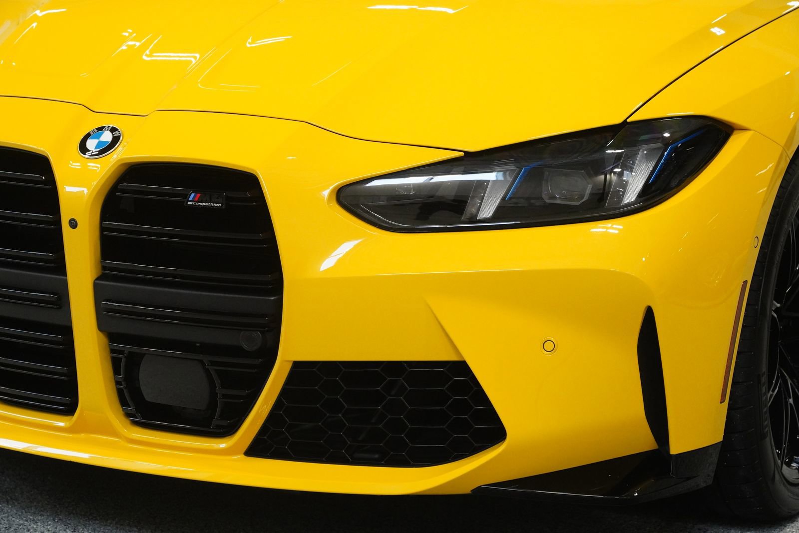 Used 2025 BMW M4 xDrive Competition image 11