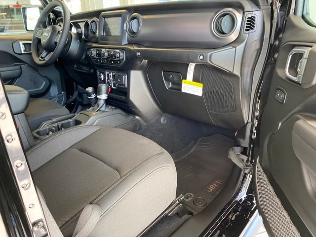 New 2023 Jeep Gladiator Sport AWD/4WD image 28