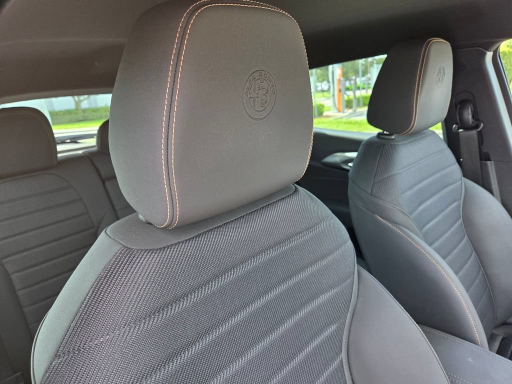 Used 2024 Alfa Romeo Tonale Ti AWD/4WD image 18