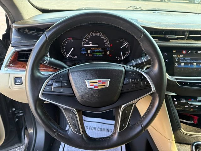 Used 2017 Cadillac XT5 Premium Luxury w/ Driver Assist Package AWD/4WD image 17