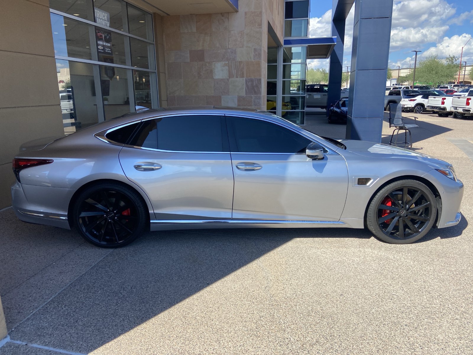 Used 2023 Lexus LS 500h AWD w/ Luxury Package image 6