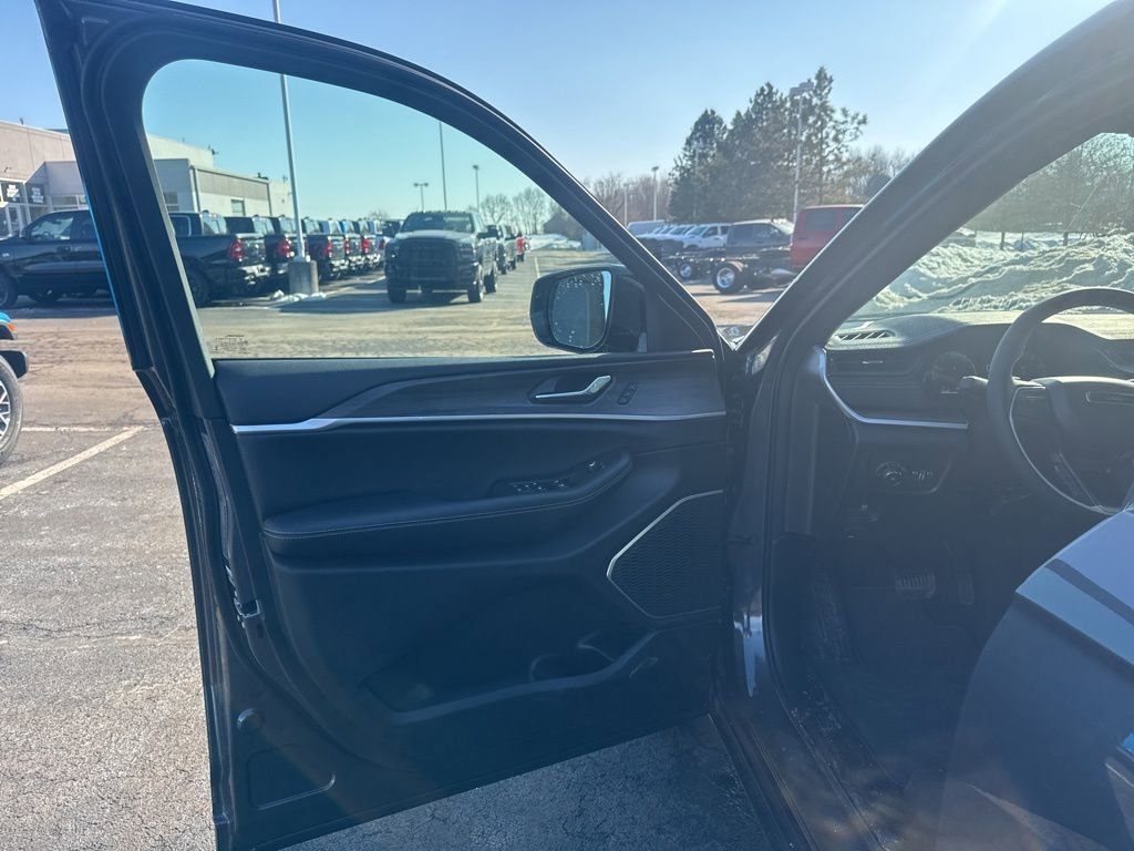 New 2026 Jeep Grand Cherokee L Limited image 13